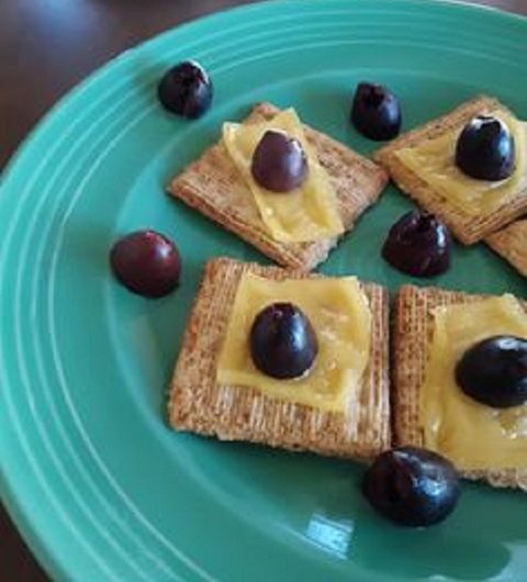Vegan Cheesy Olive Crackers