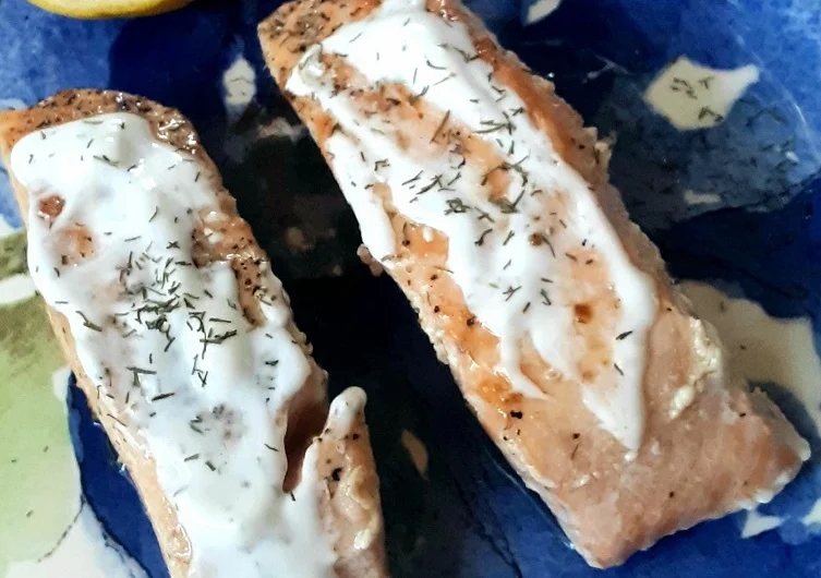 Pan Seared Salmon With Creamy Dill Sauce
